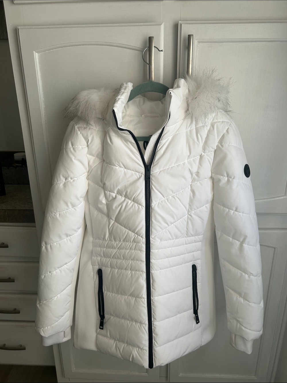Micheal  Kors White Quilted Hooded Puffer Coat with Faux Fur Trim